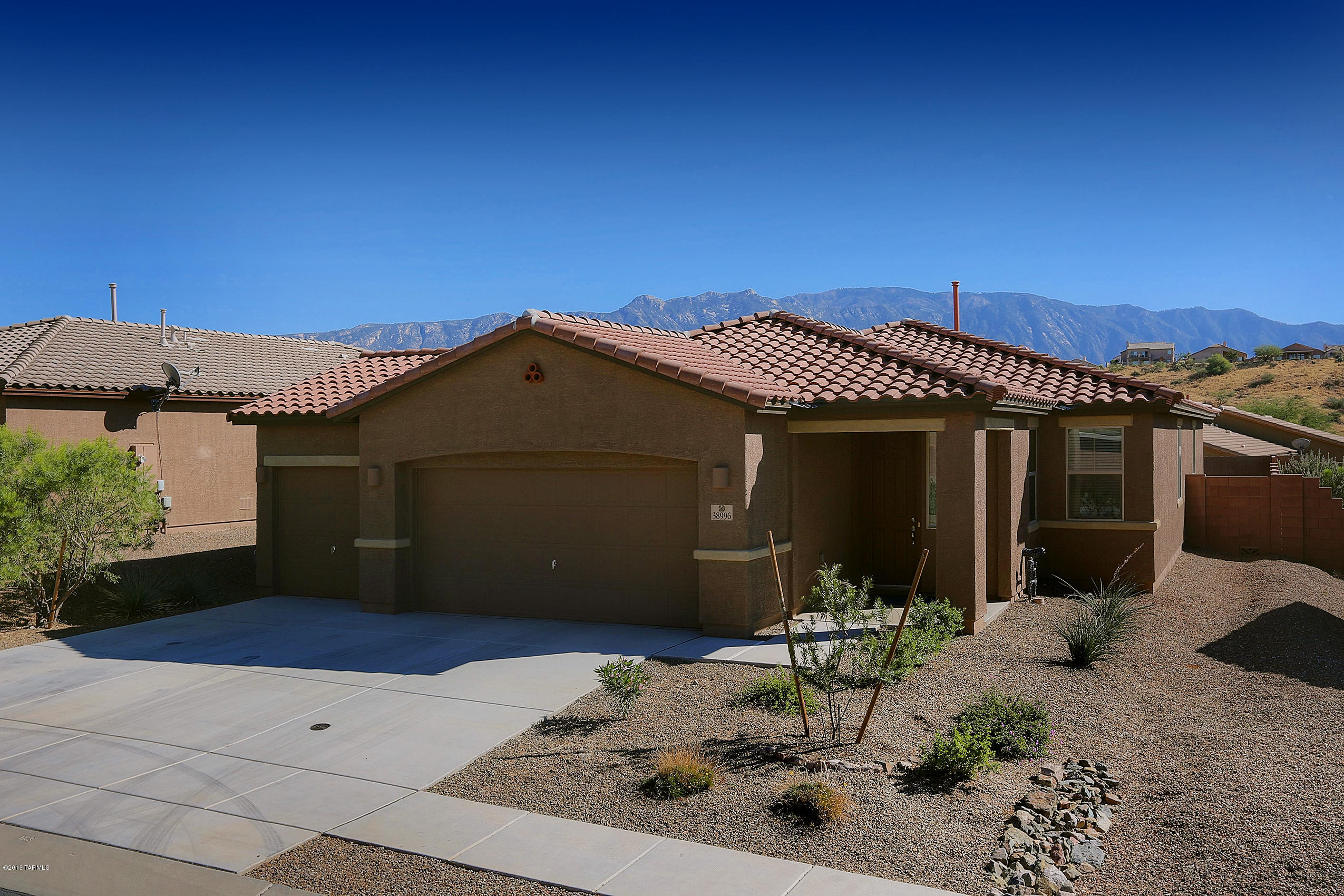 38996 S Running Roses Lane