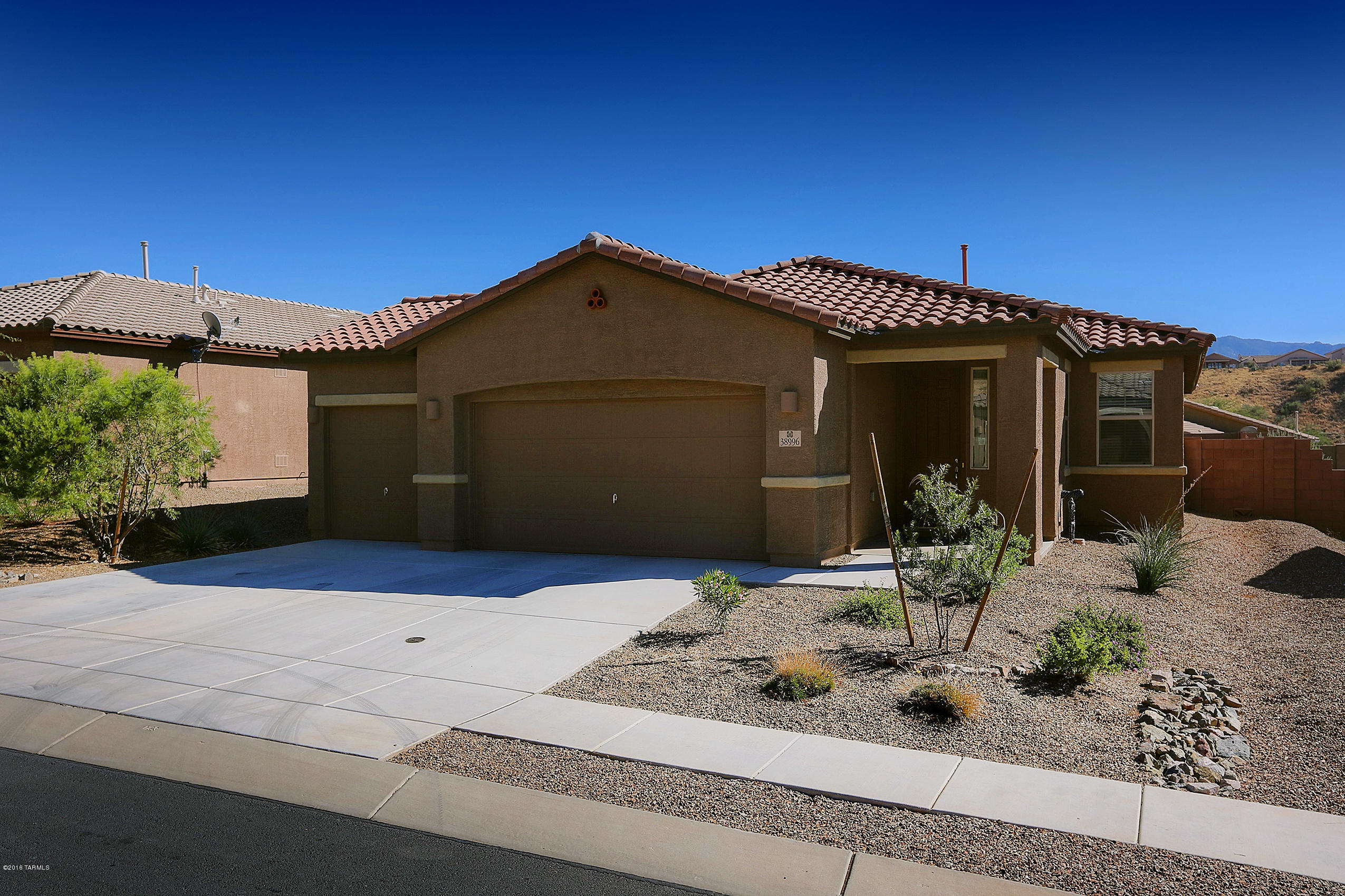 38996 S Running Roses Lane