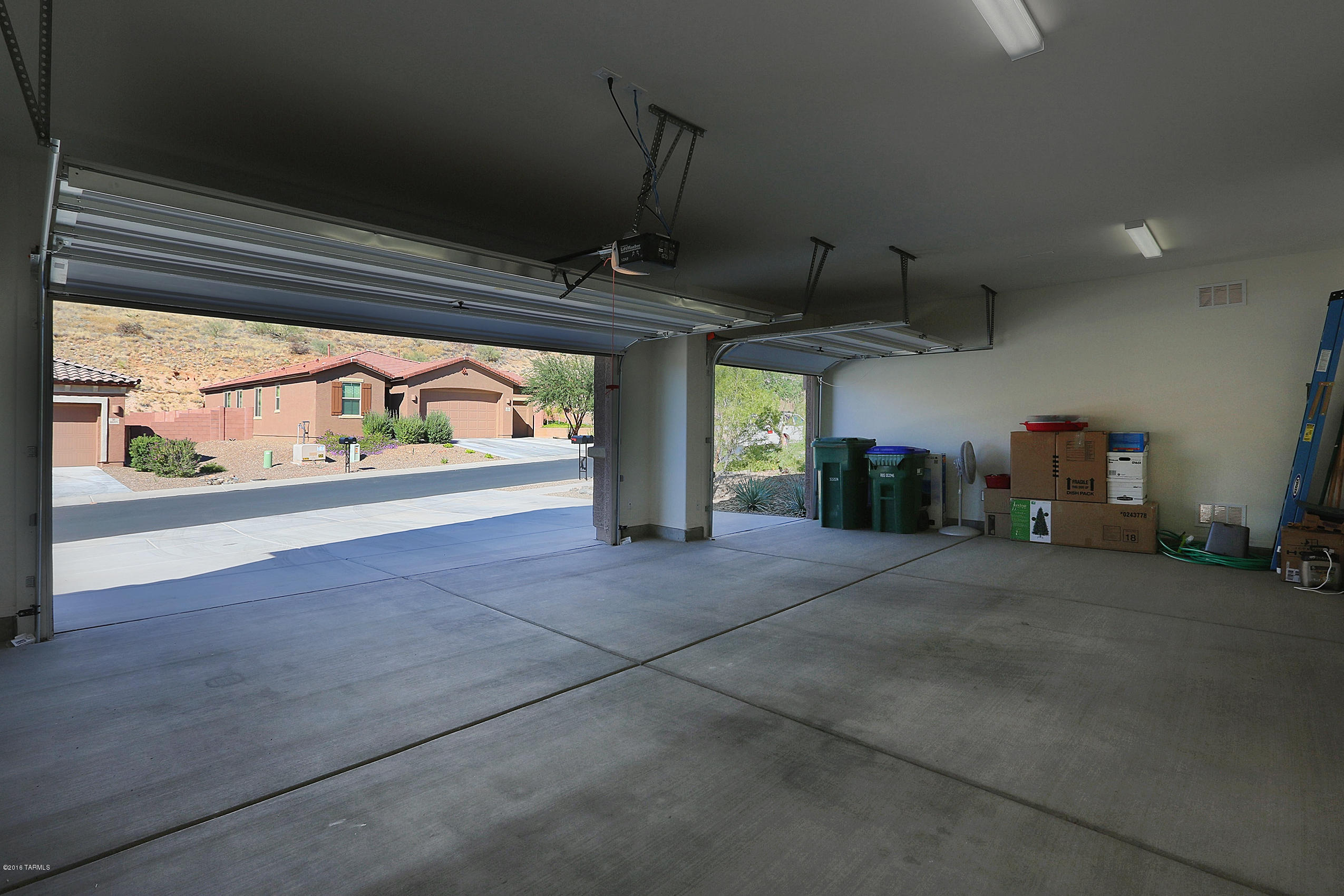 38996 S Running Roses Lane