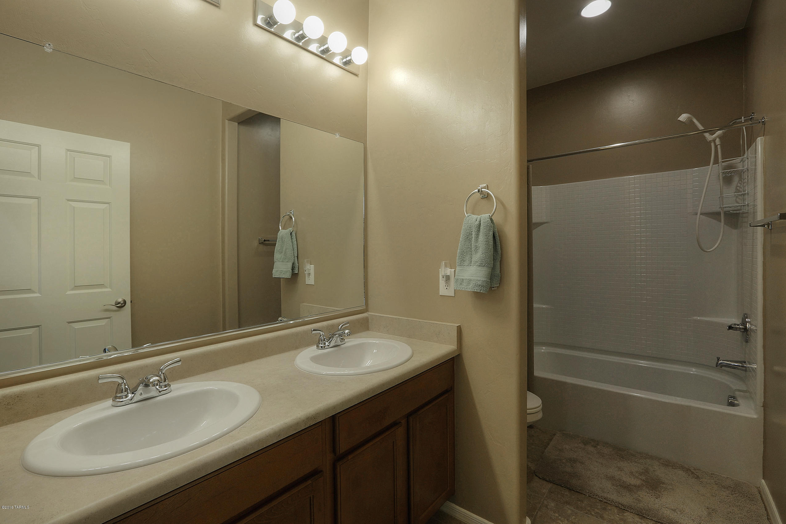 38996 S Running Roses Lane