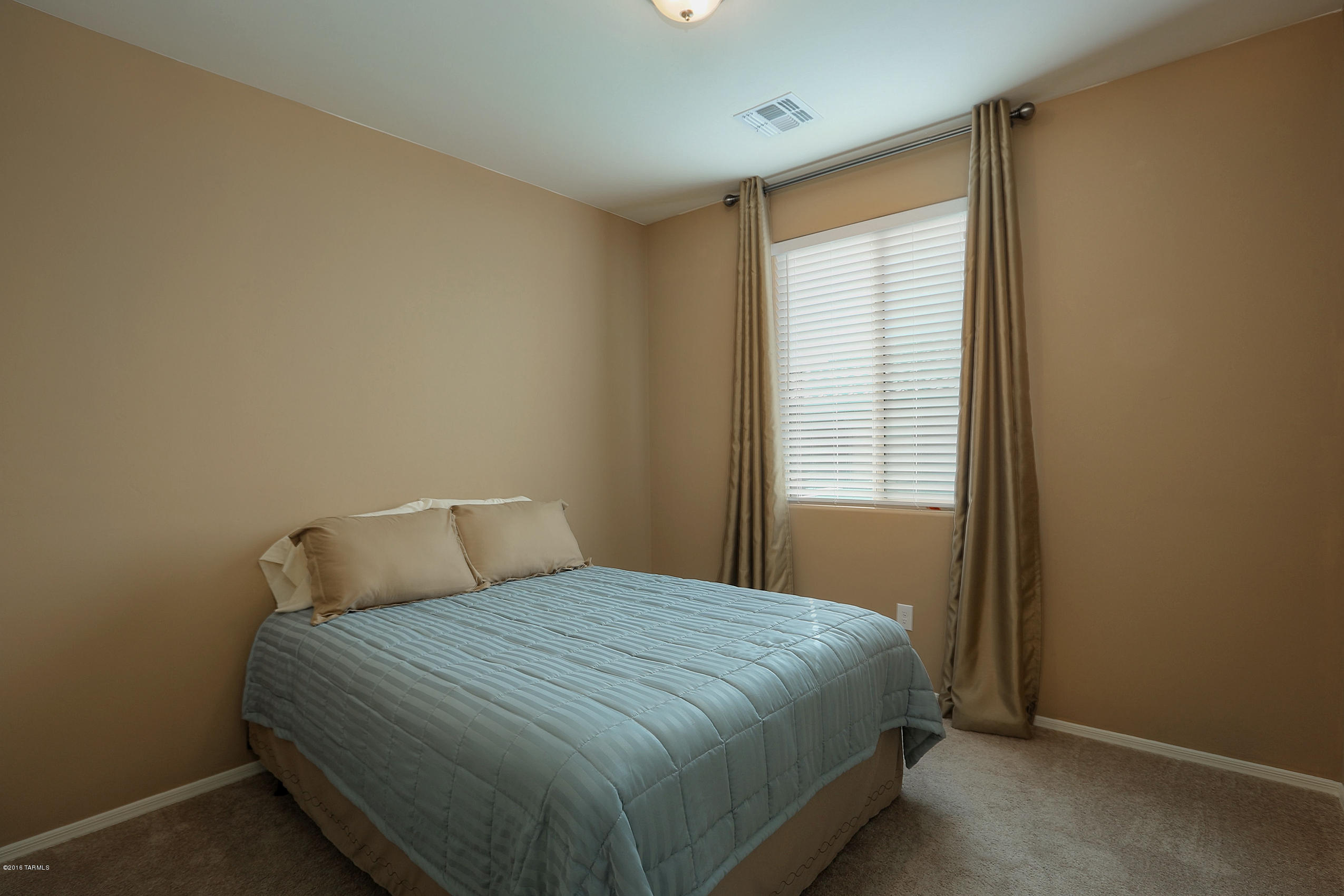 38996 S Running Roses Lane