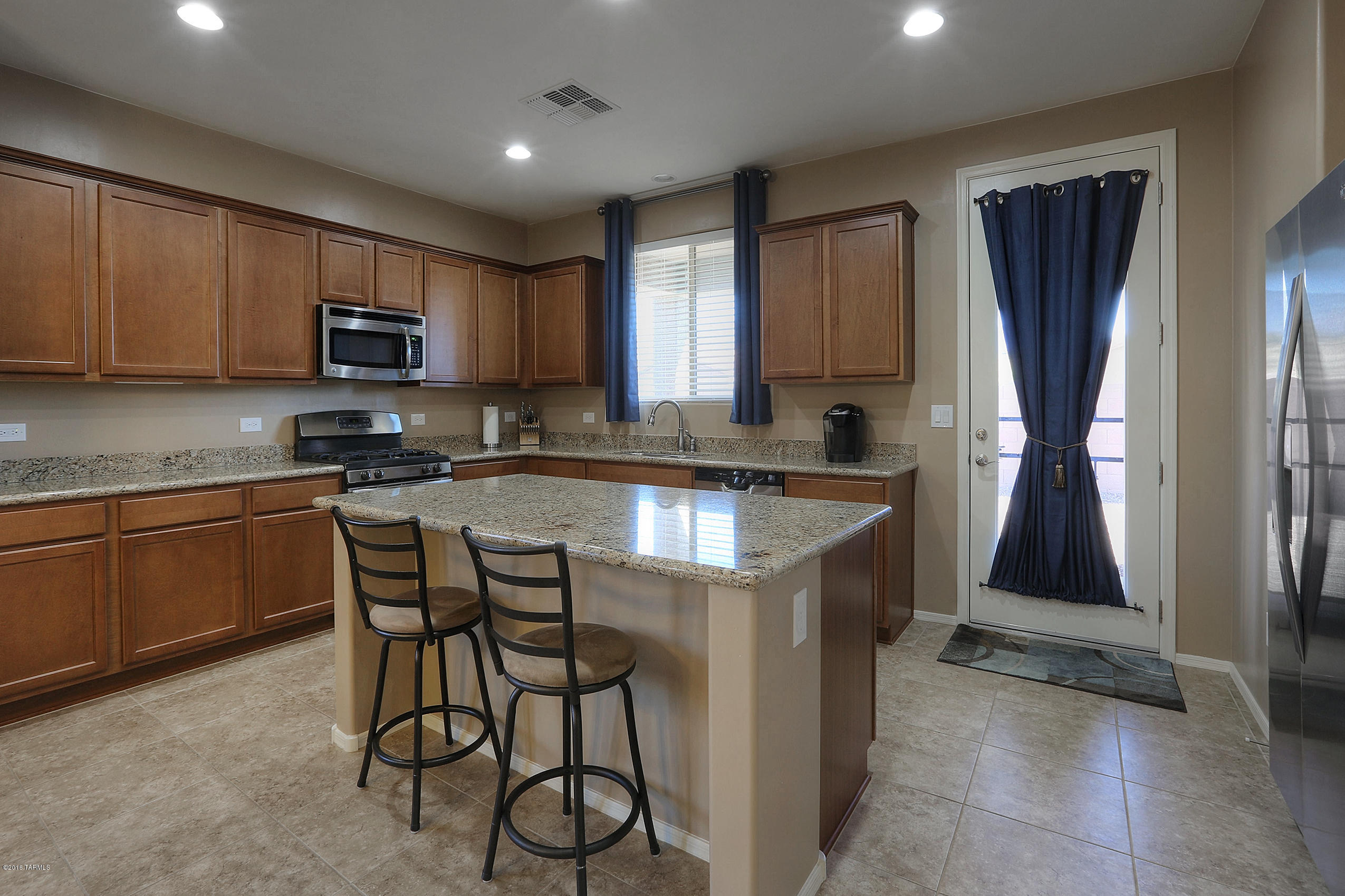 38996 S Running Roses Lane