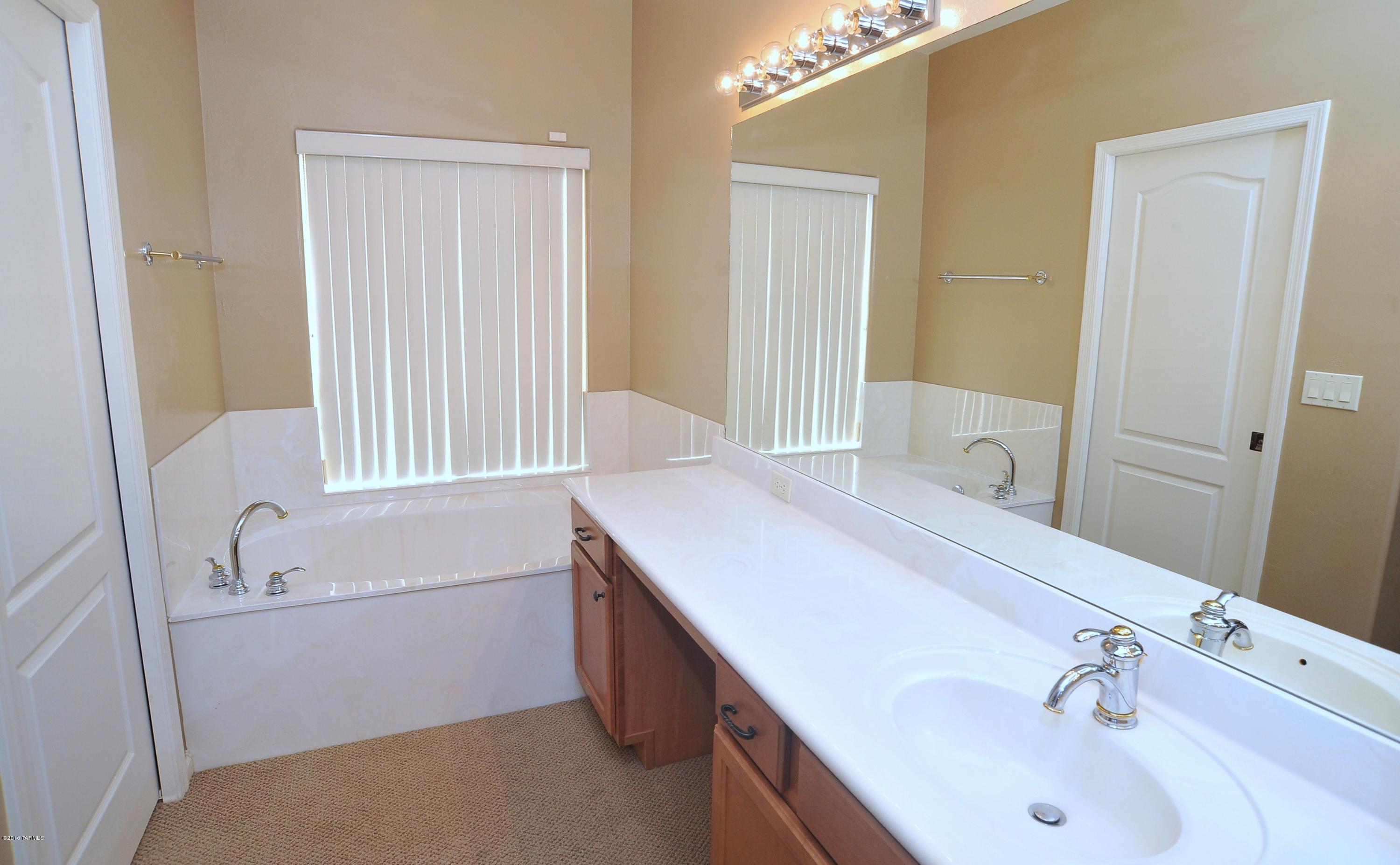 12923 N Eagleview Drive