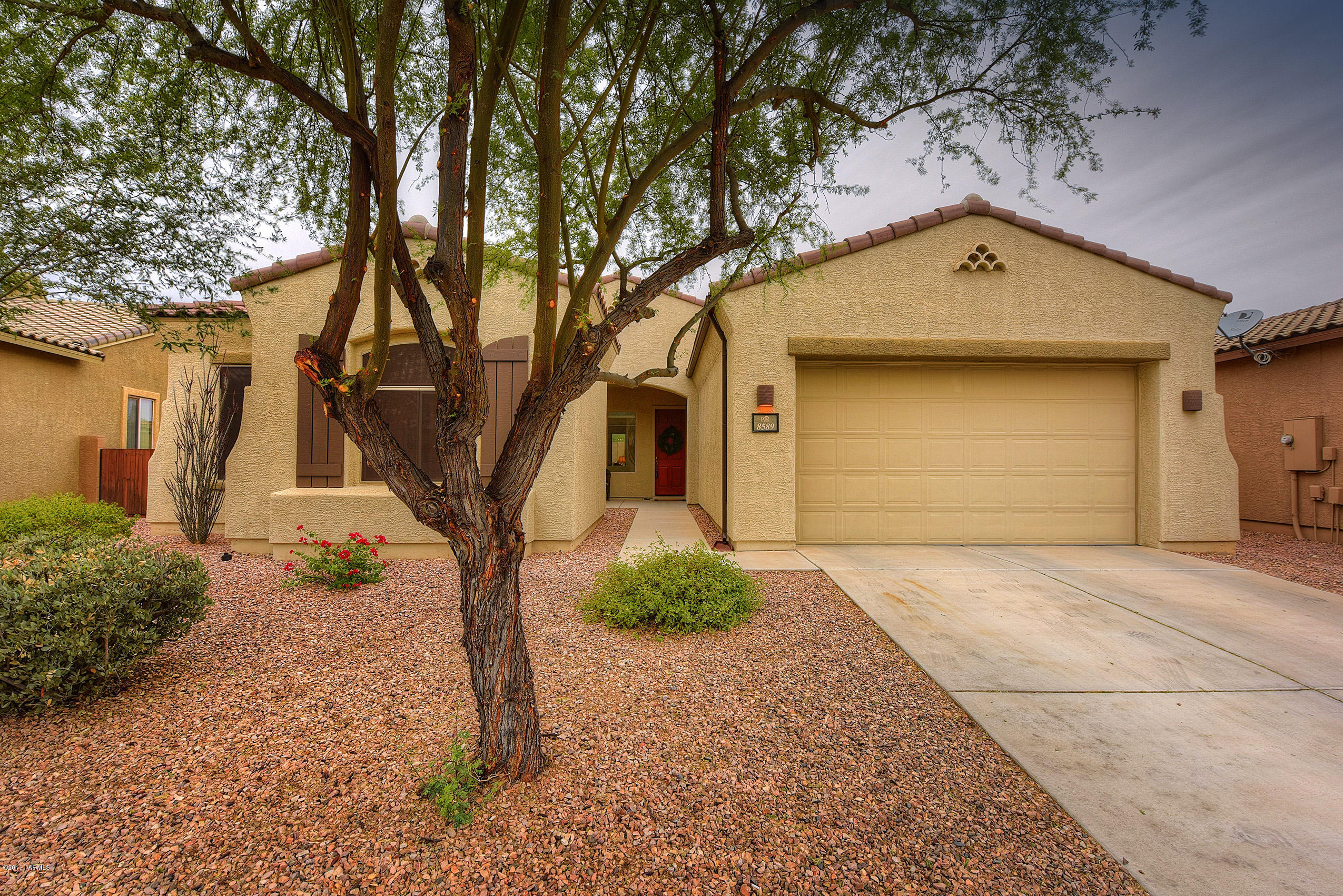 8589 N Crosswater Loop