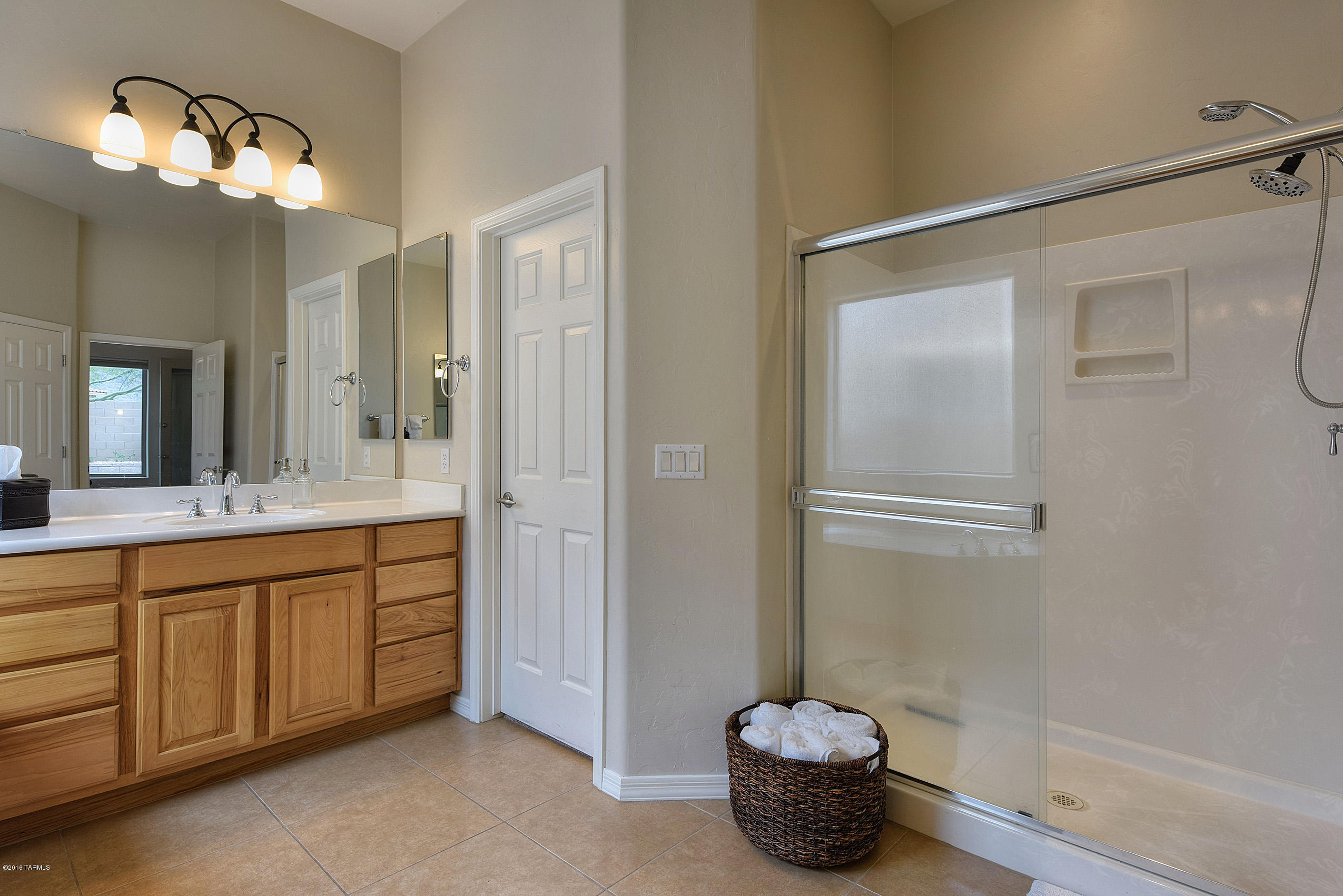 8589 N Crosswater Loop