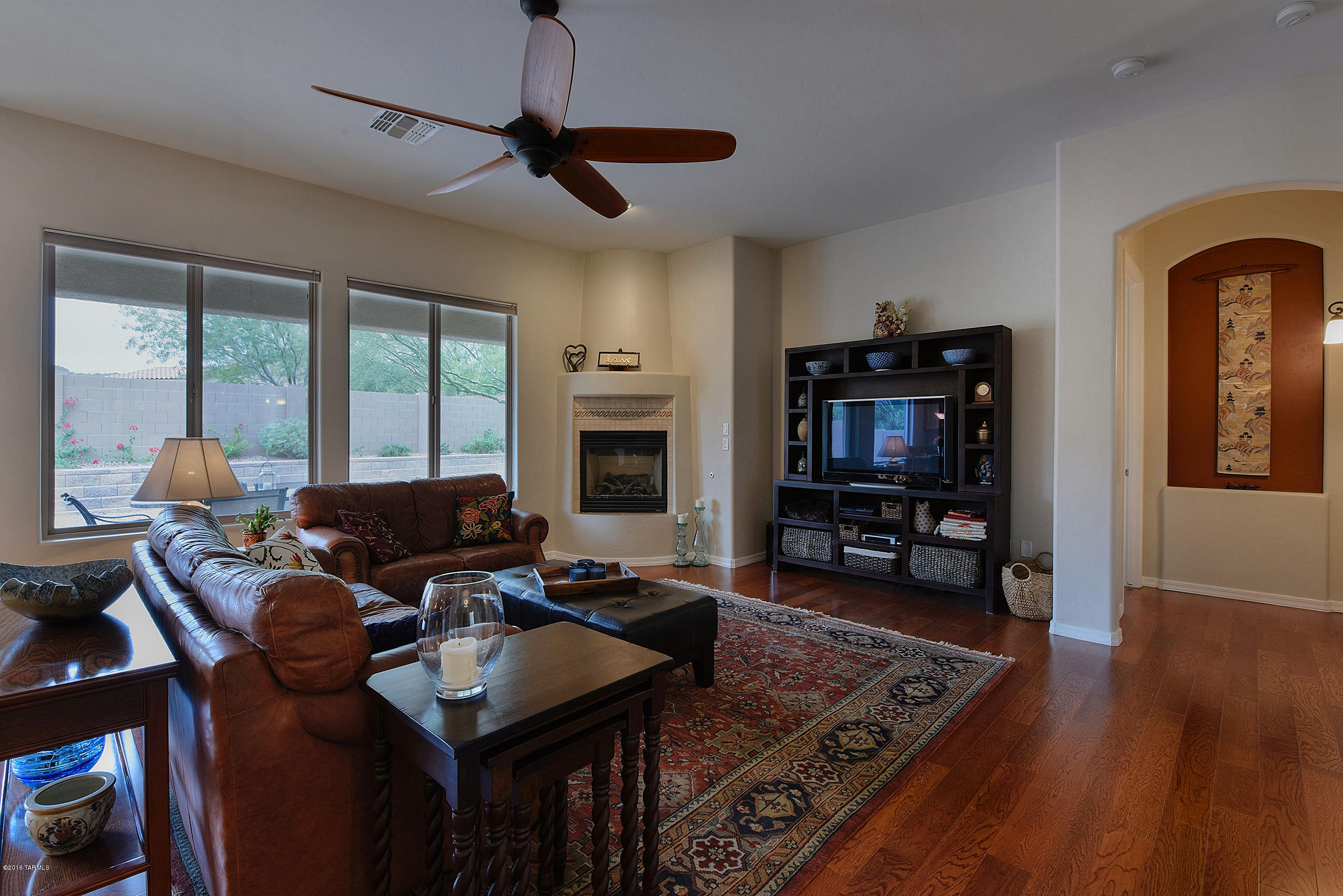 8589 N Crosswater Loop