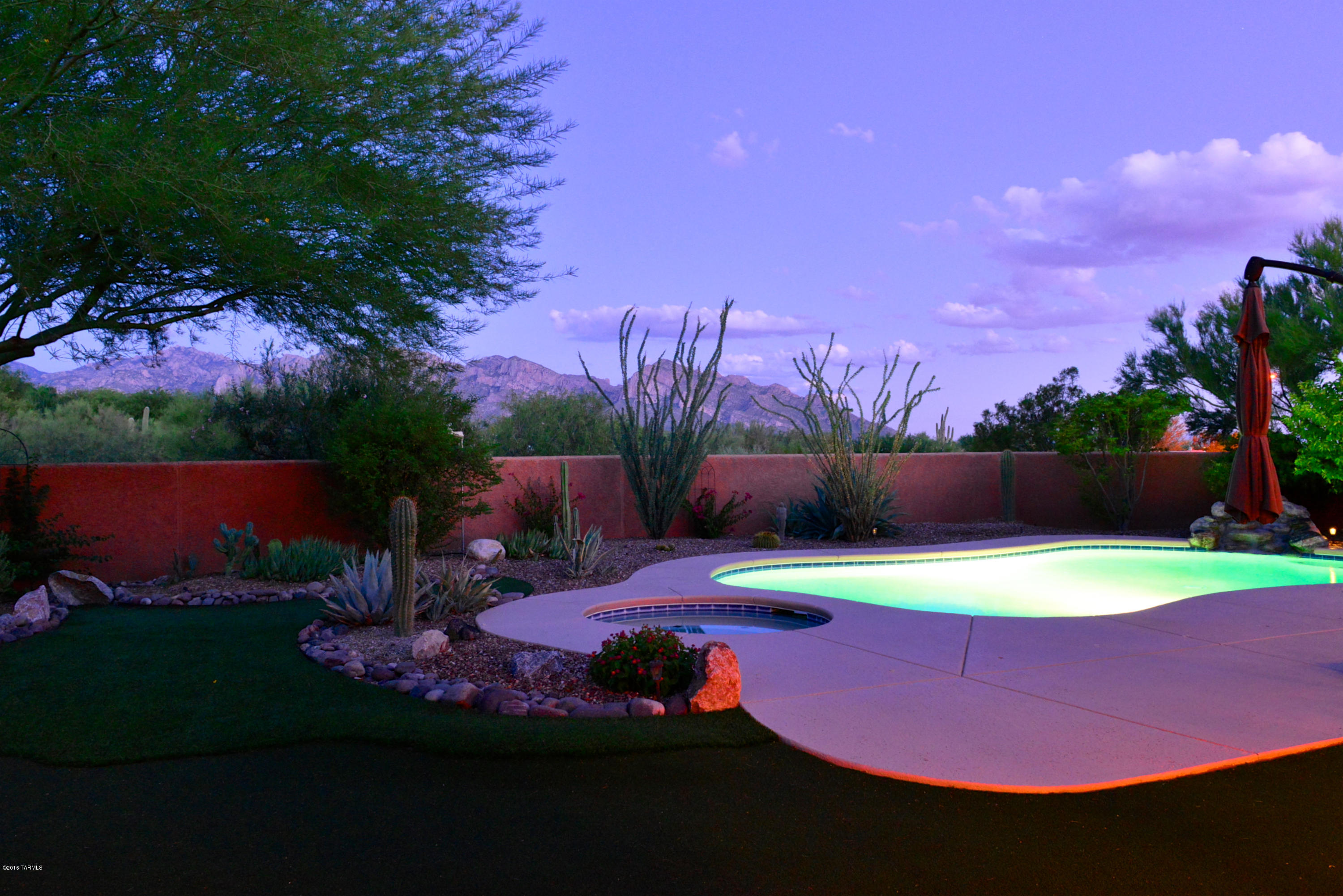 11810 N Whispering Ridge Drive