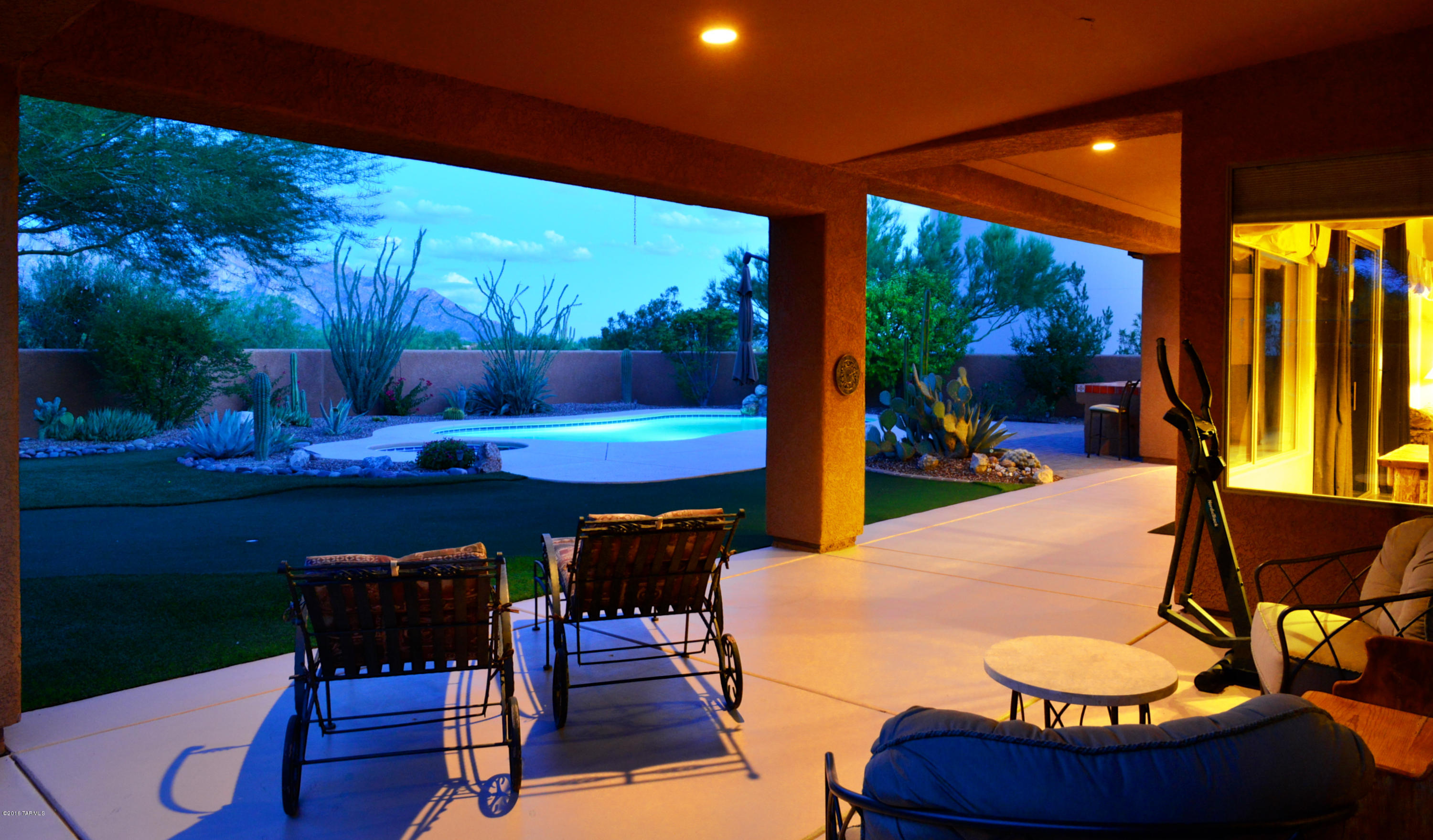 11810 N Whispering Ridge Drive