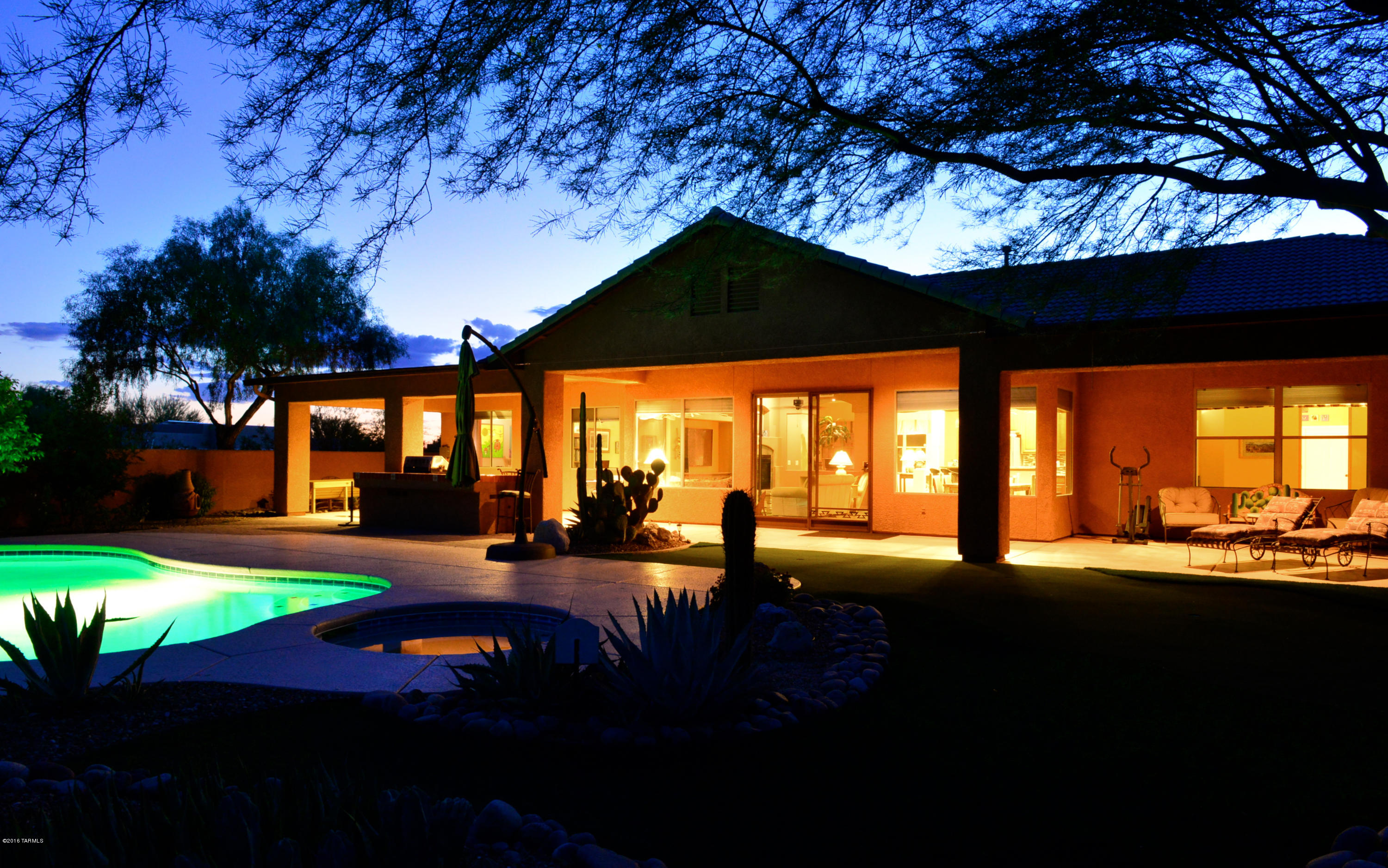 11810 N Whispering Ridge Drive