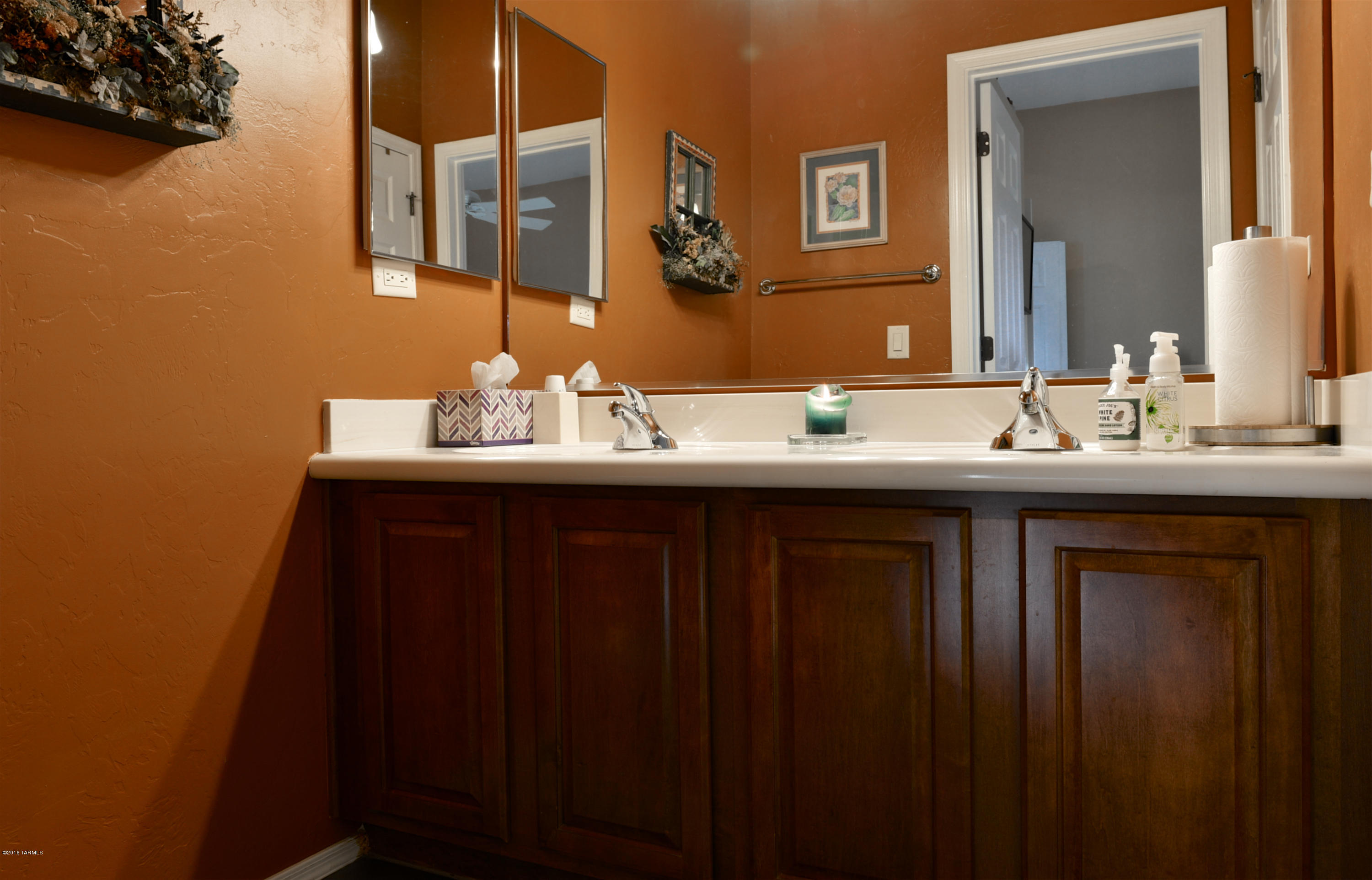 11810 N Whispering Ridge Drive