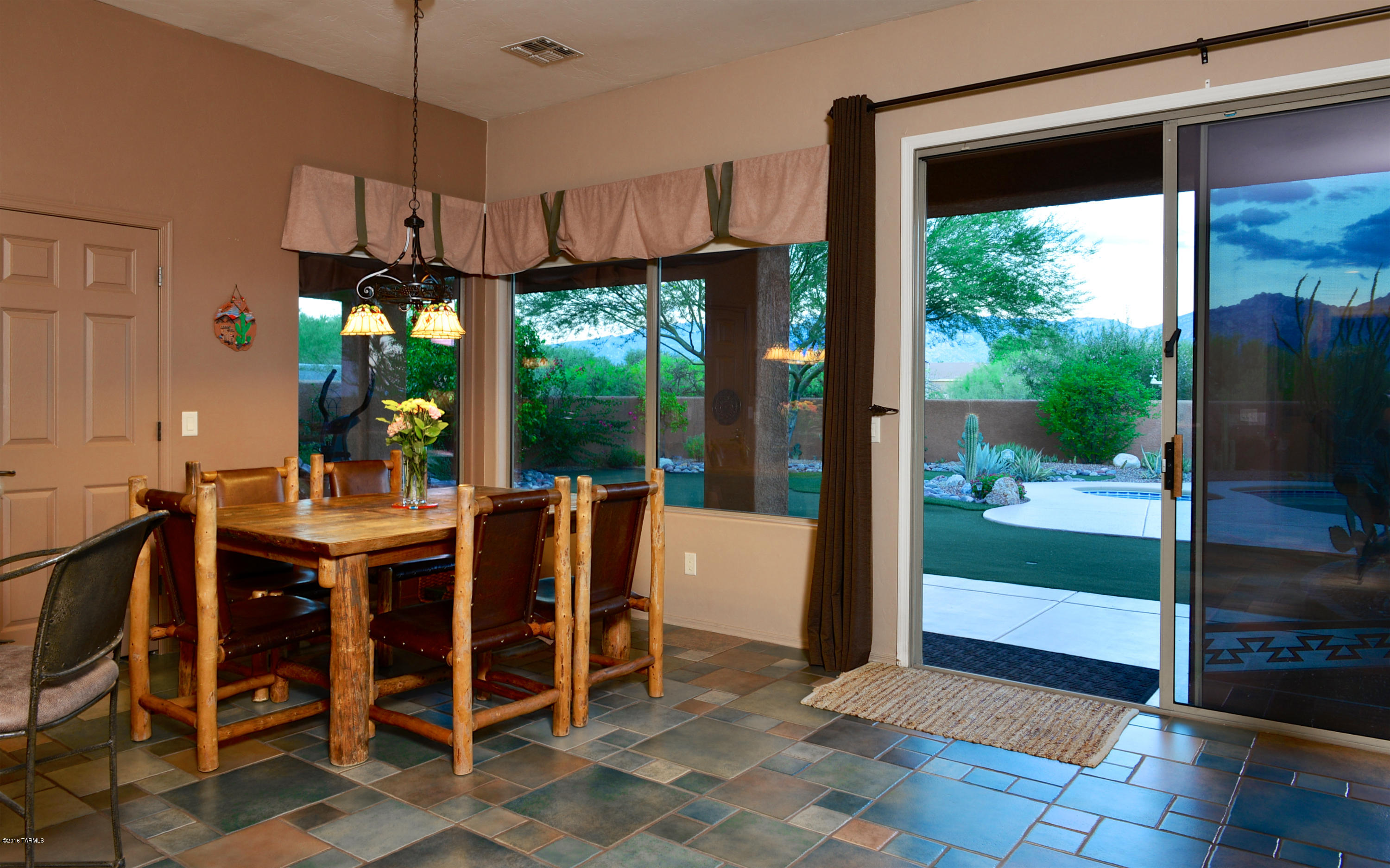 11810 N Whispering Ridge Drive