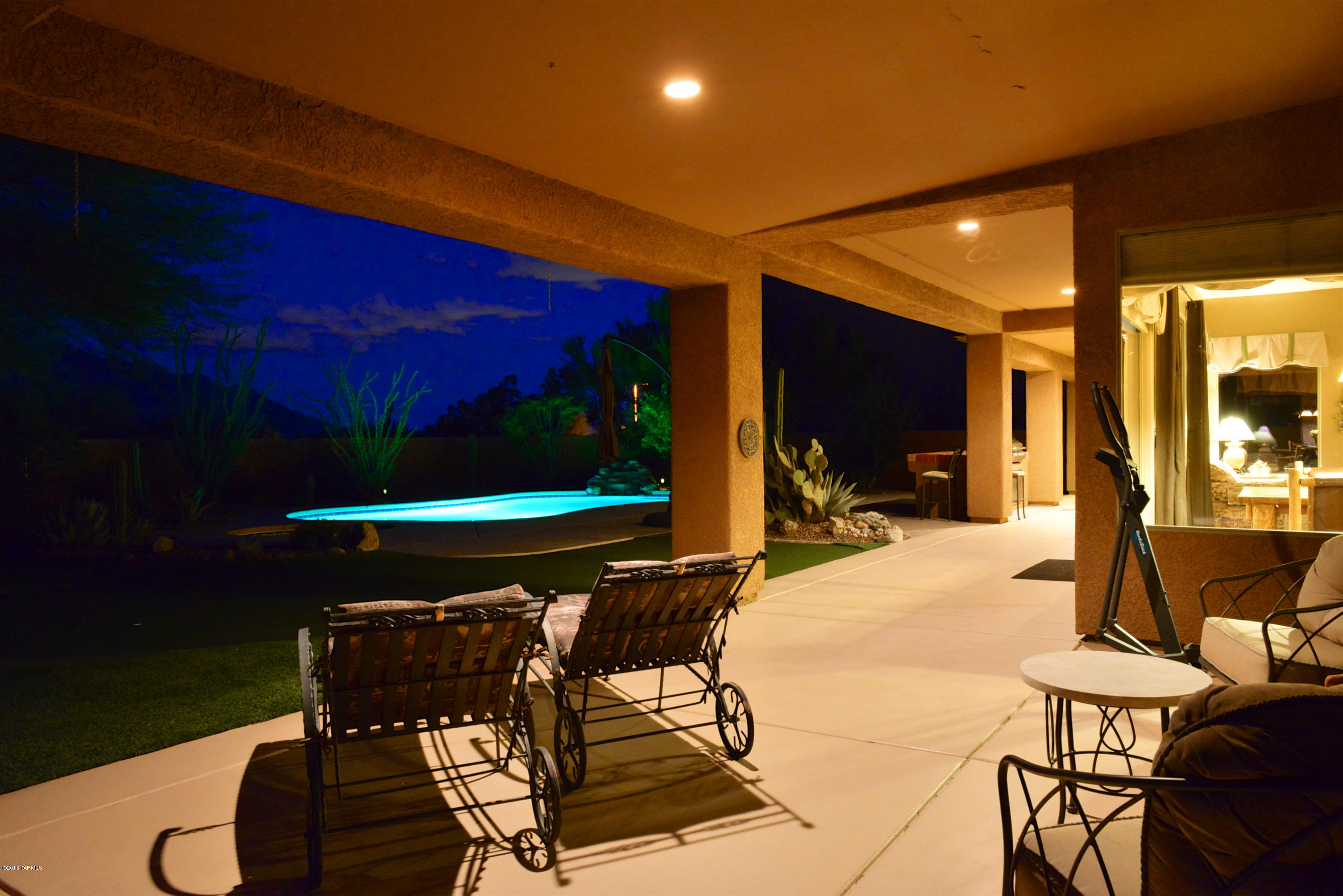 11810 N Whispering Ridge Drive