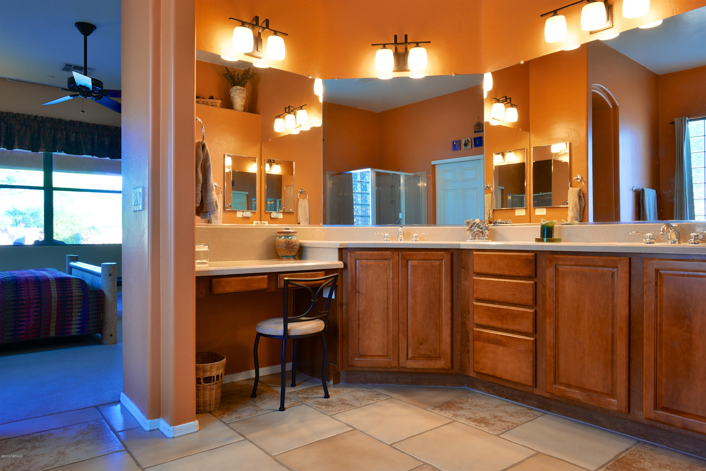 11810 N Whispering Ridge Drive