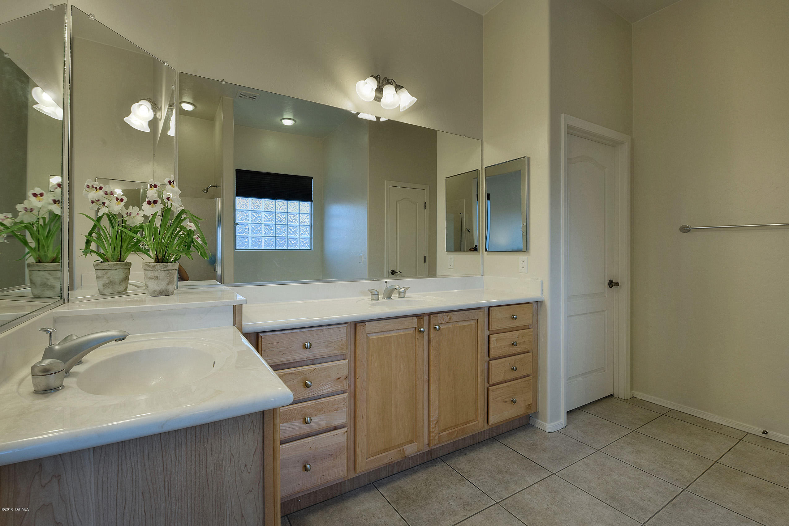 1089 S Chatfield Place