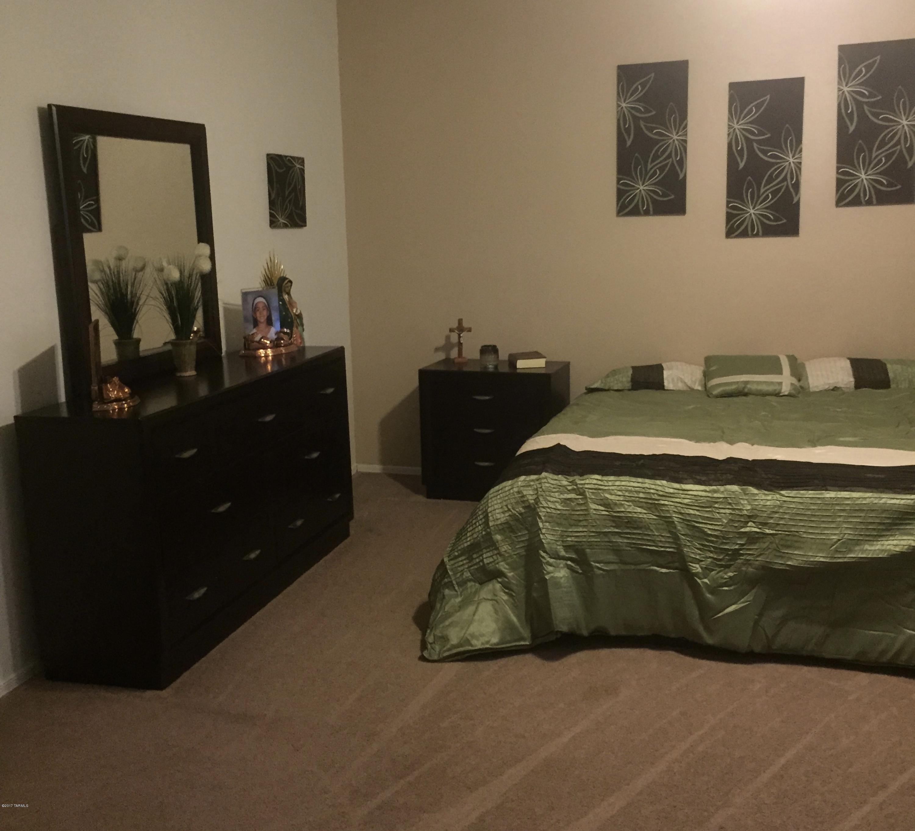 4259 W Calva Draw Place