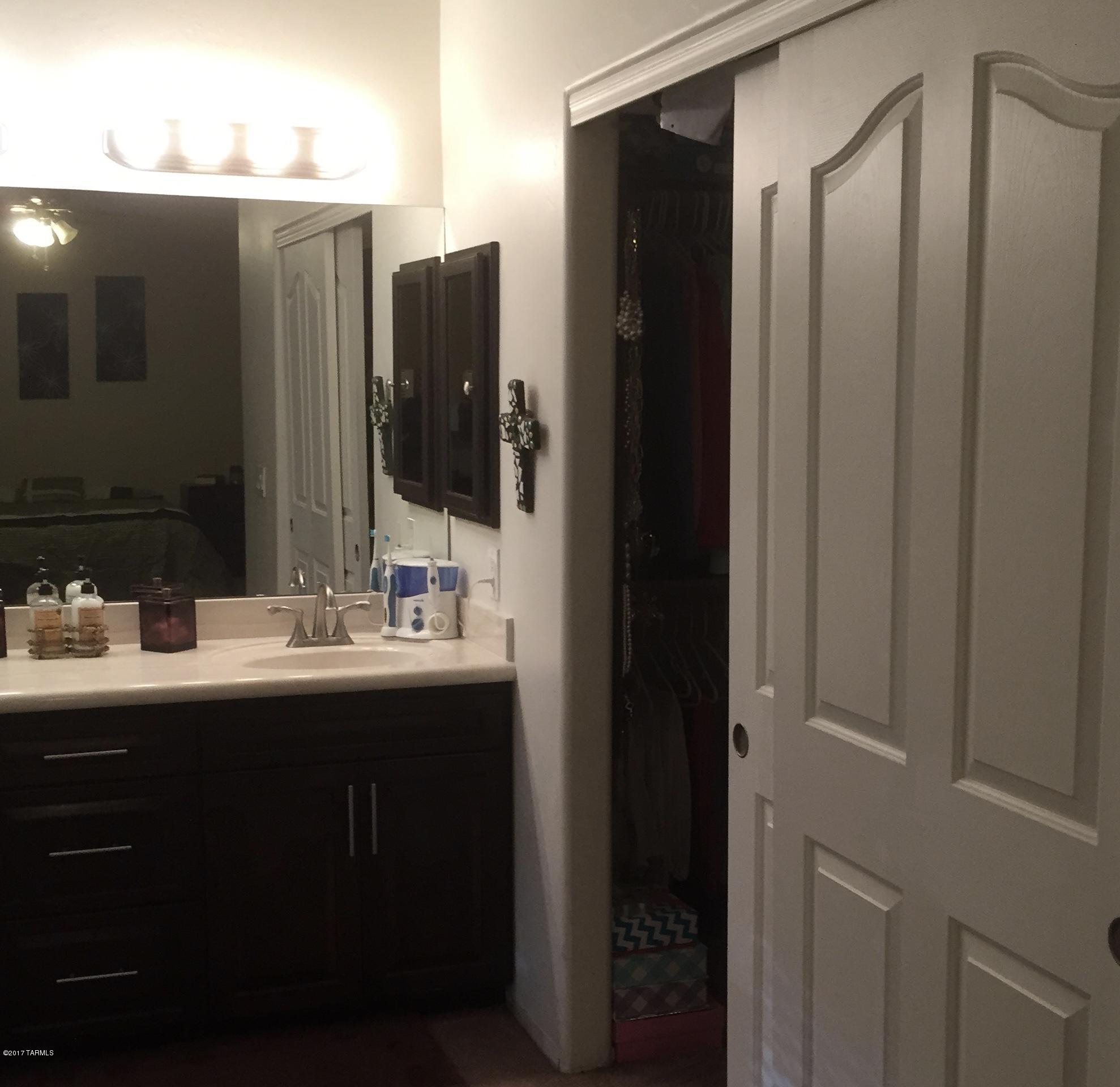 4259 W Calva Draw Place