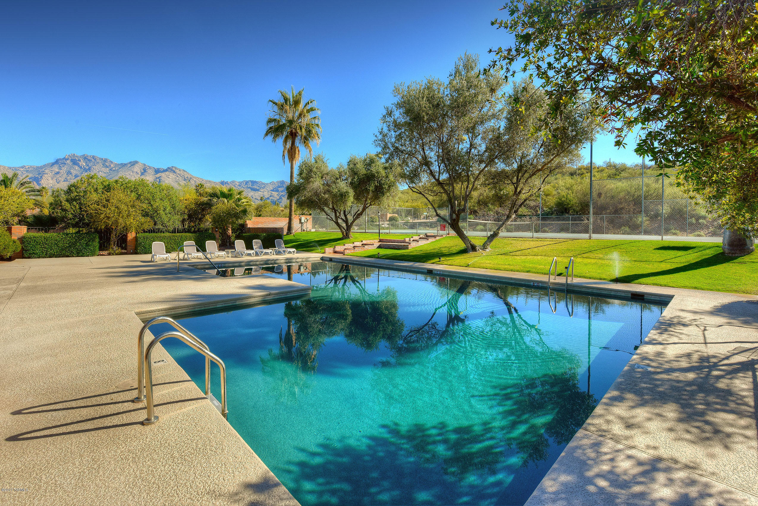 4640 N Camino Campero