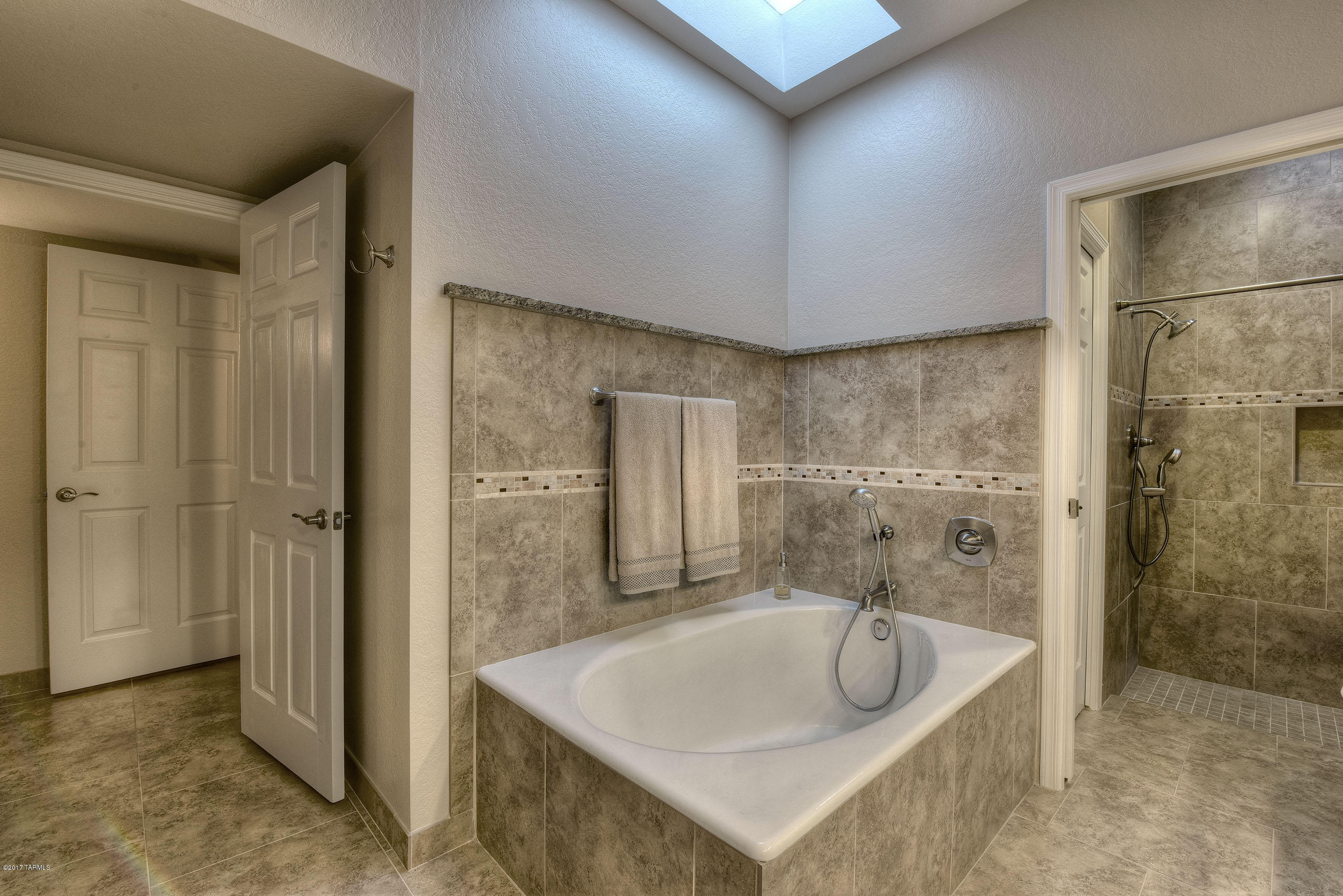 4640 N Camino Campero