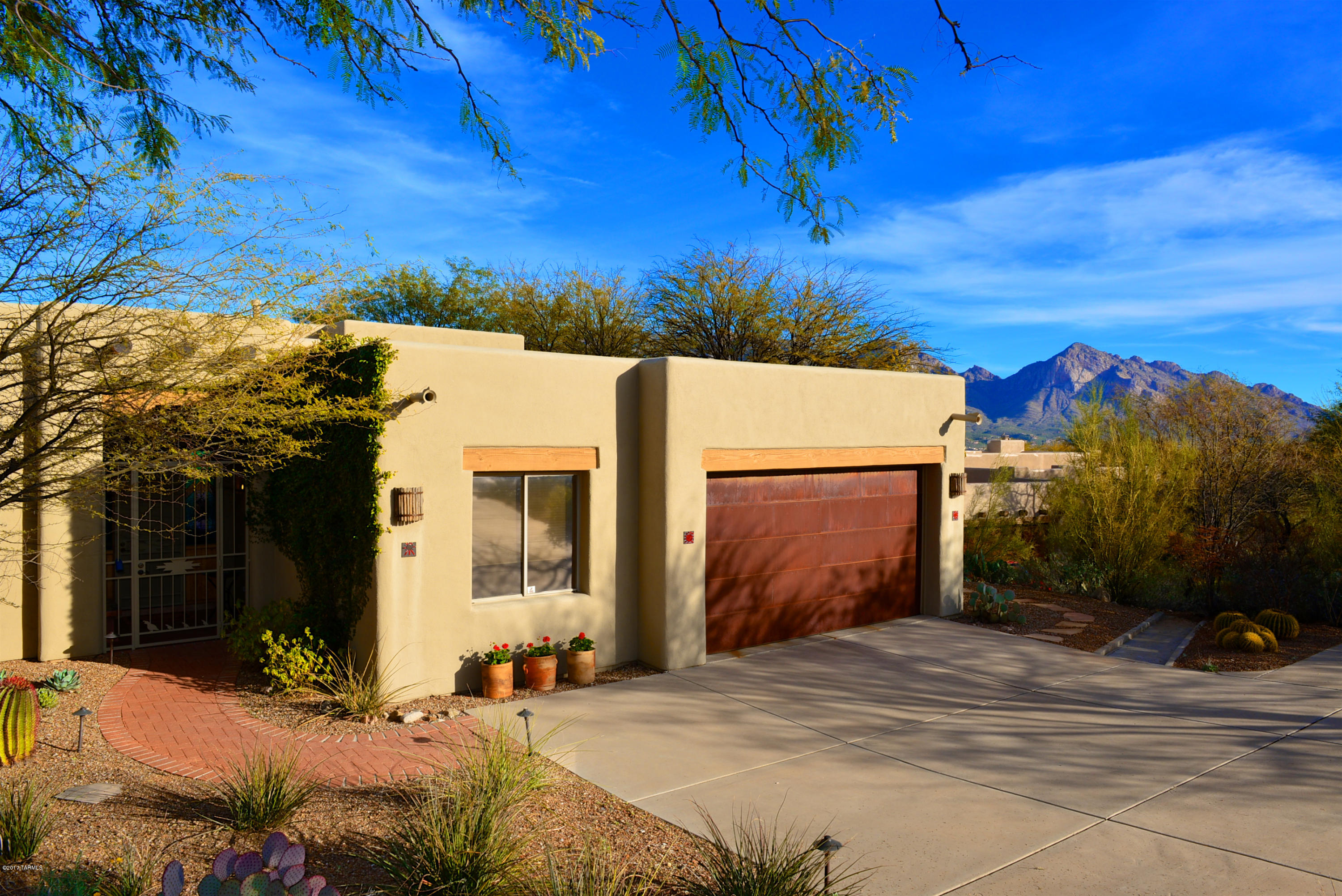 620 W Kachina Ridge Place