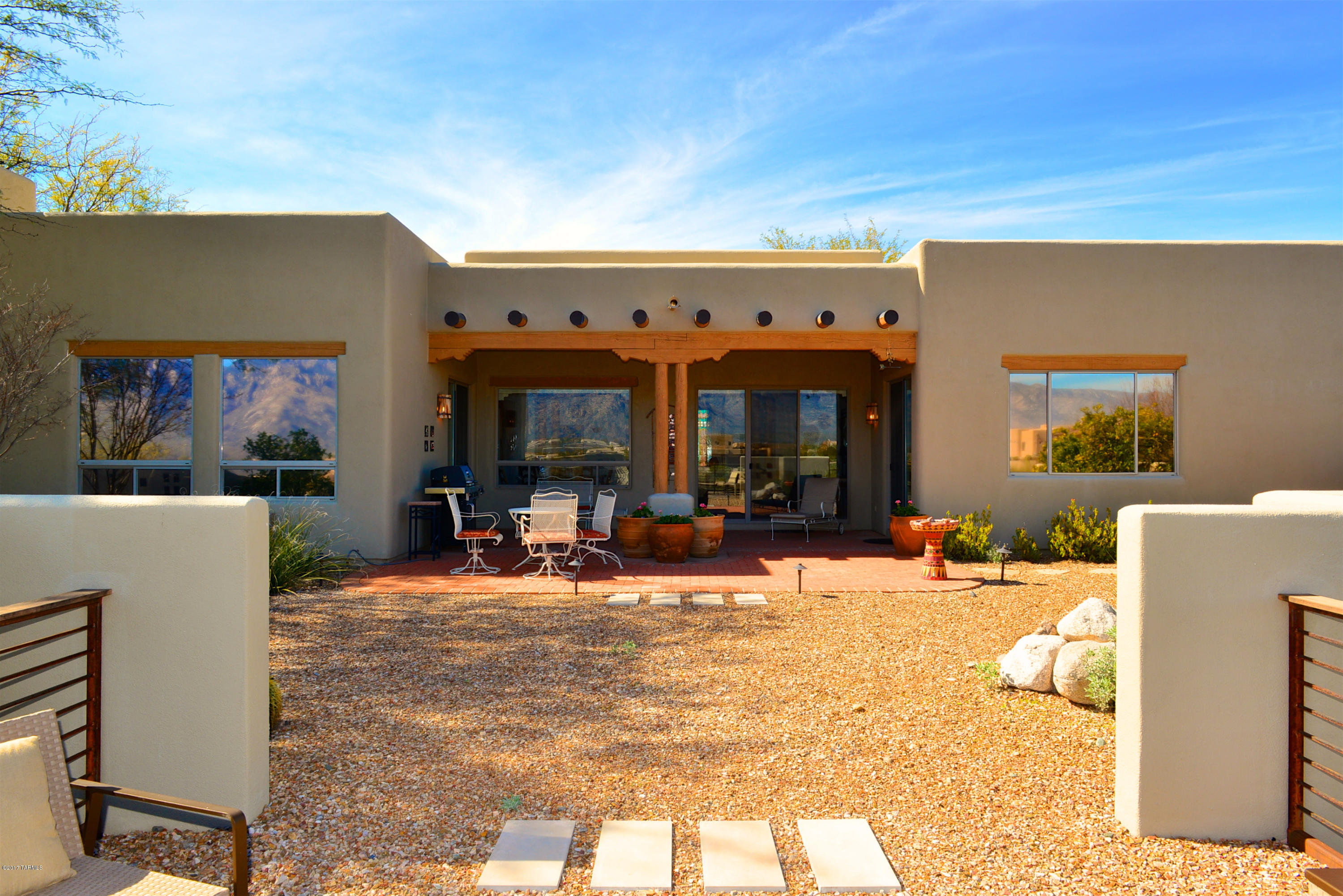 620 W Kachina Ridge Place