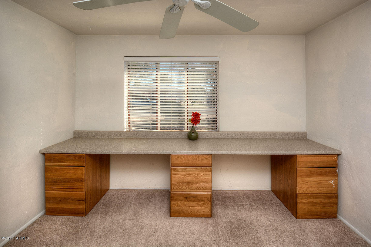 5631 E Calle Silvosa