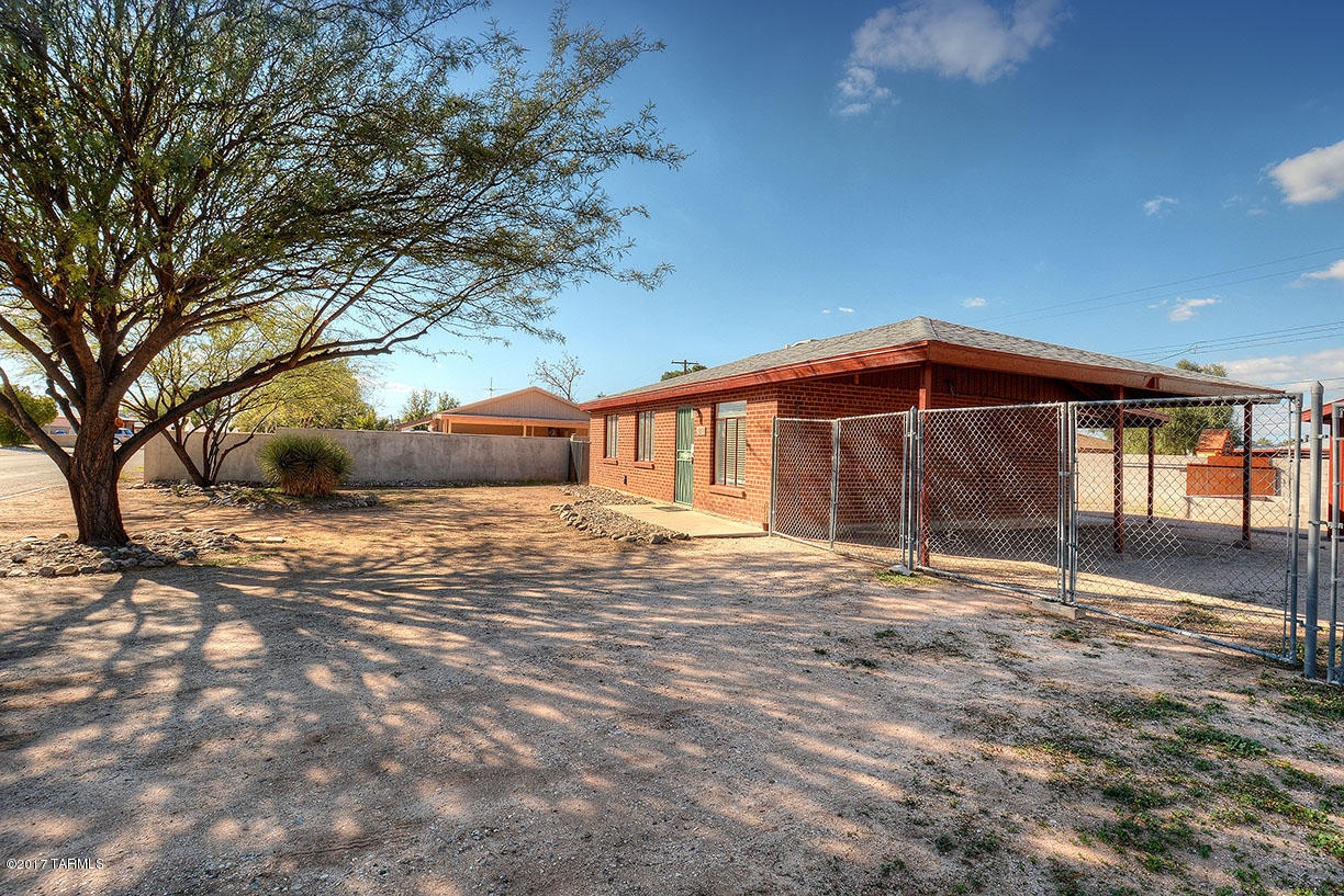 5631 E Calle Silvosa