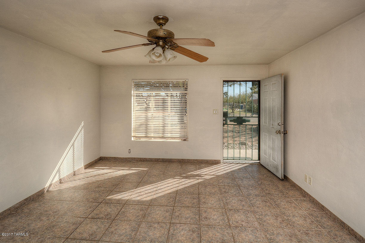 5631 E Calle Silvosa