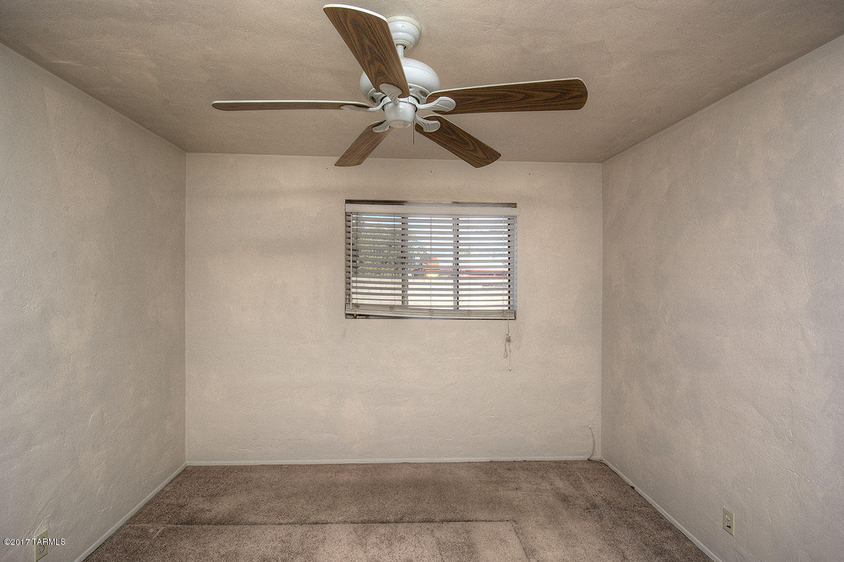 5631 E Calle Silvosa