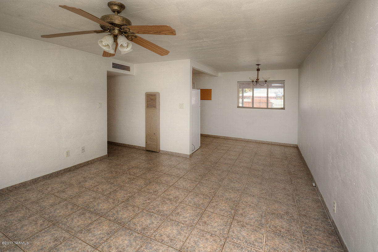 5631 E Calle Silvosa