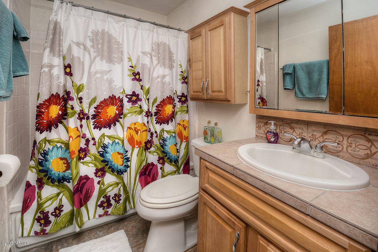 5631 E Calle Silvosa