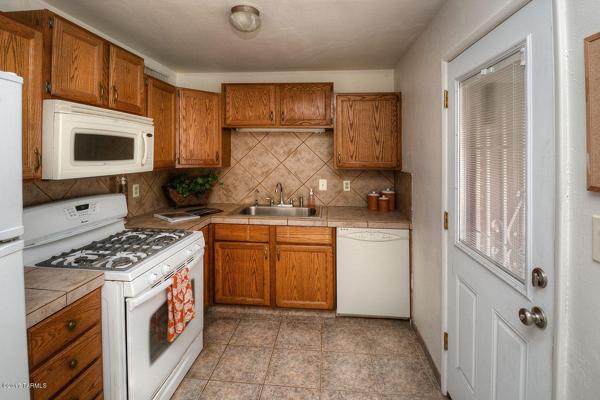 5631 E Calle Silvosa