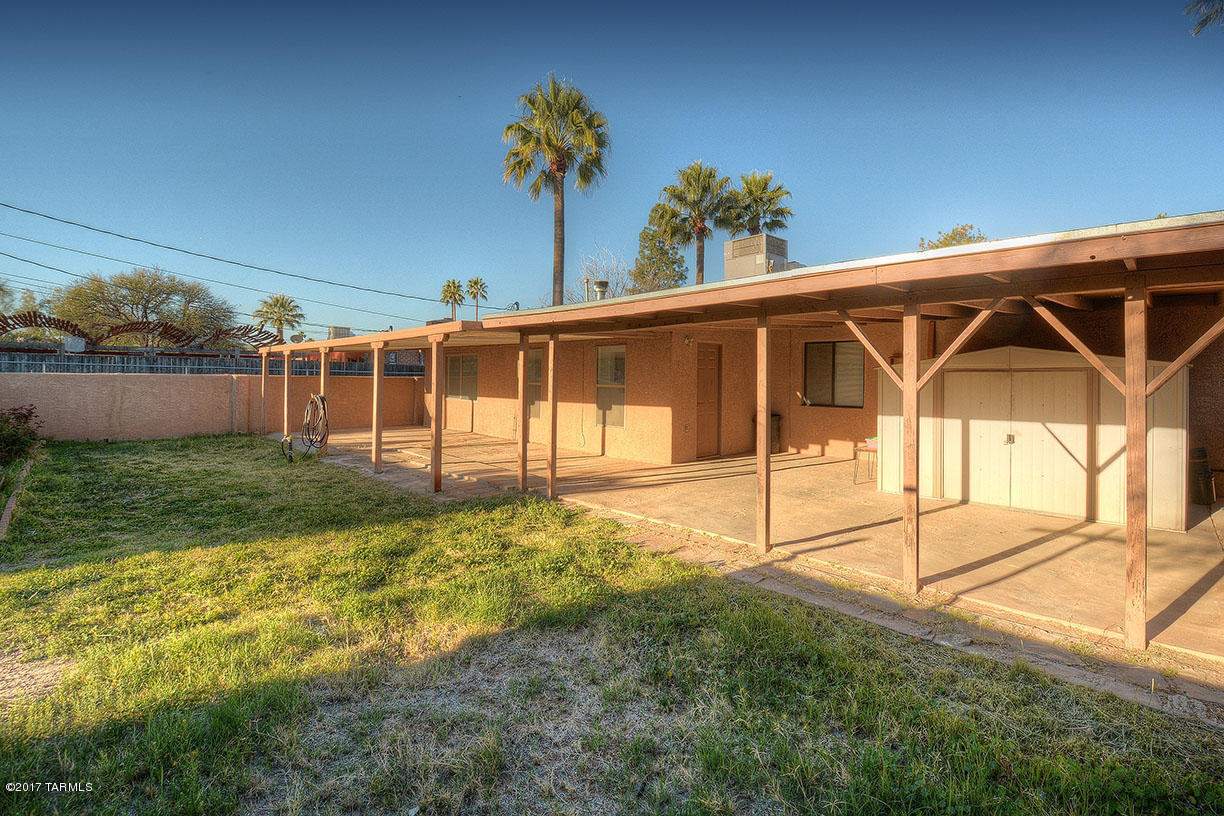 3250 N El Burrito Avenue