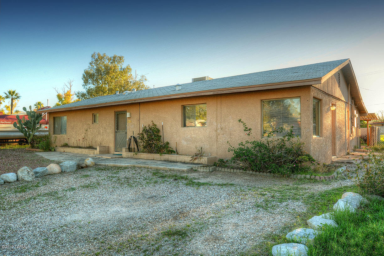 3250 N El Burrito Avenue