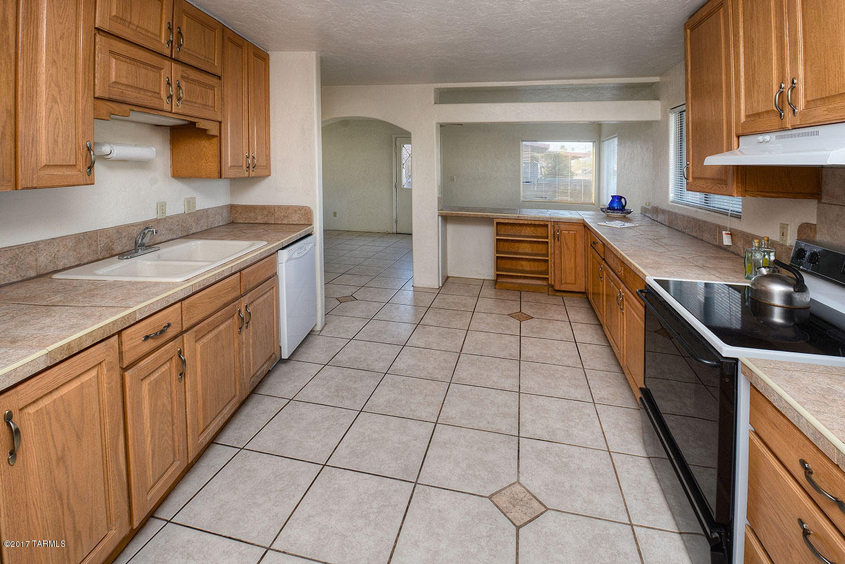 3250 N El Burrito Avenue