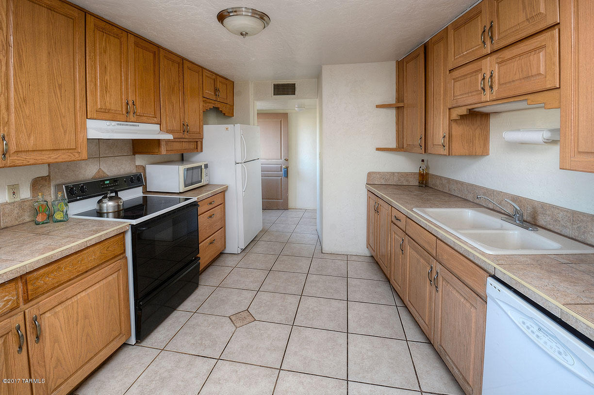 3250 N El Burrito Avenue