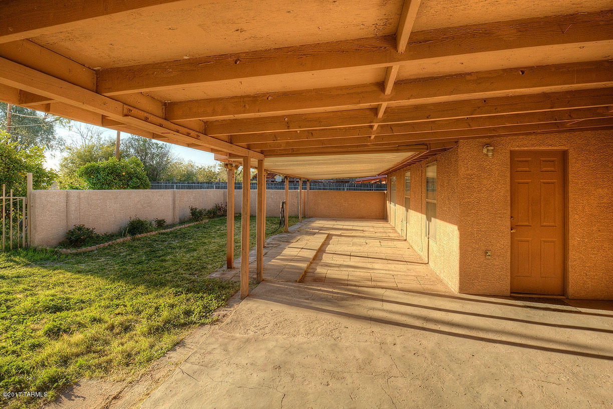 3250 N El Burrito Avenue