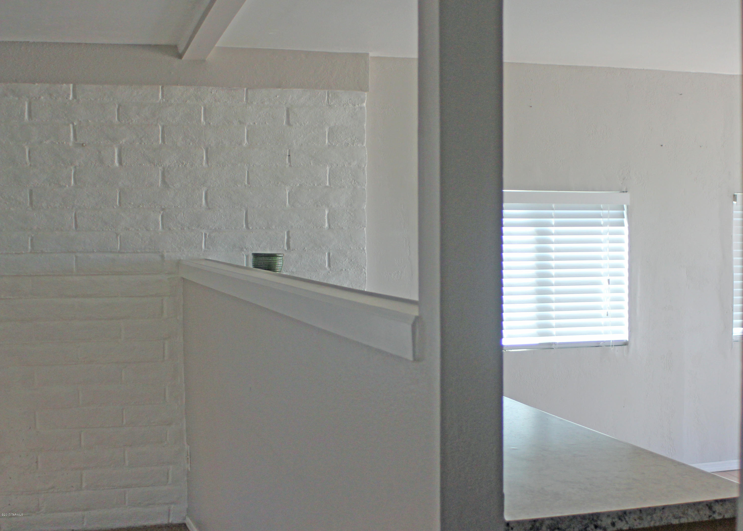 2350 S Bonanza Avenue