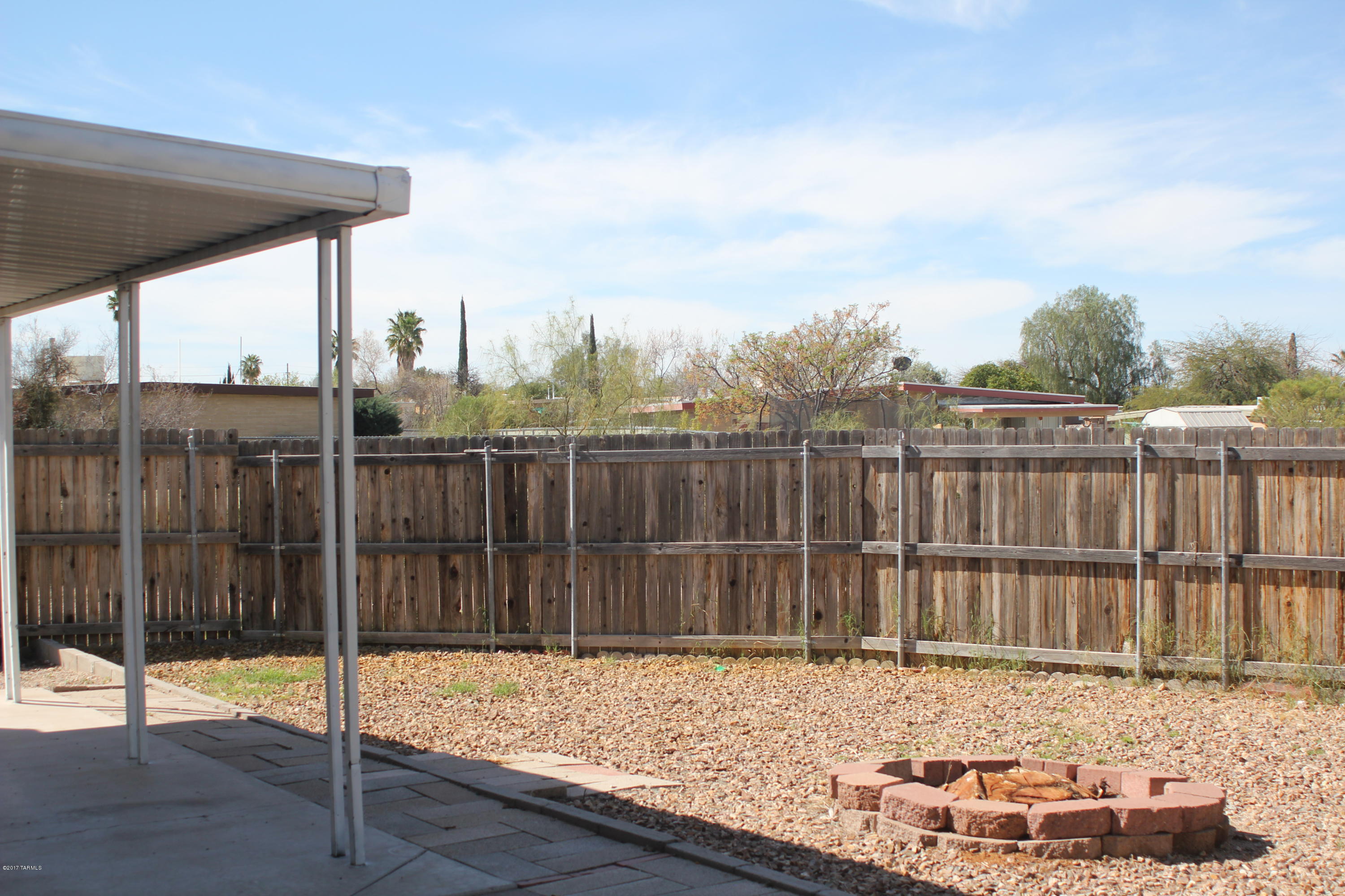 2350 S Bonanza Avenue