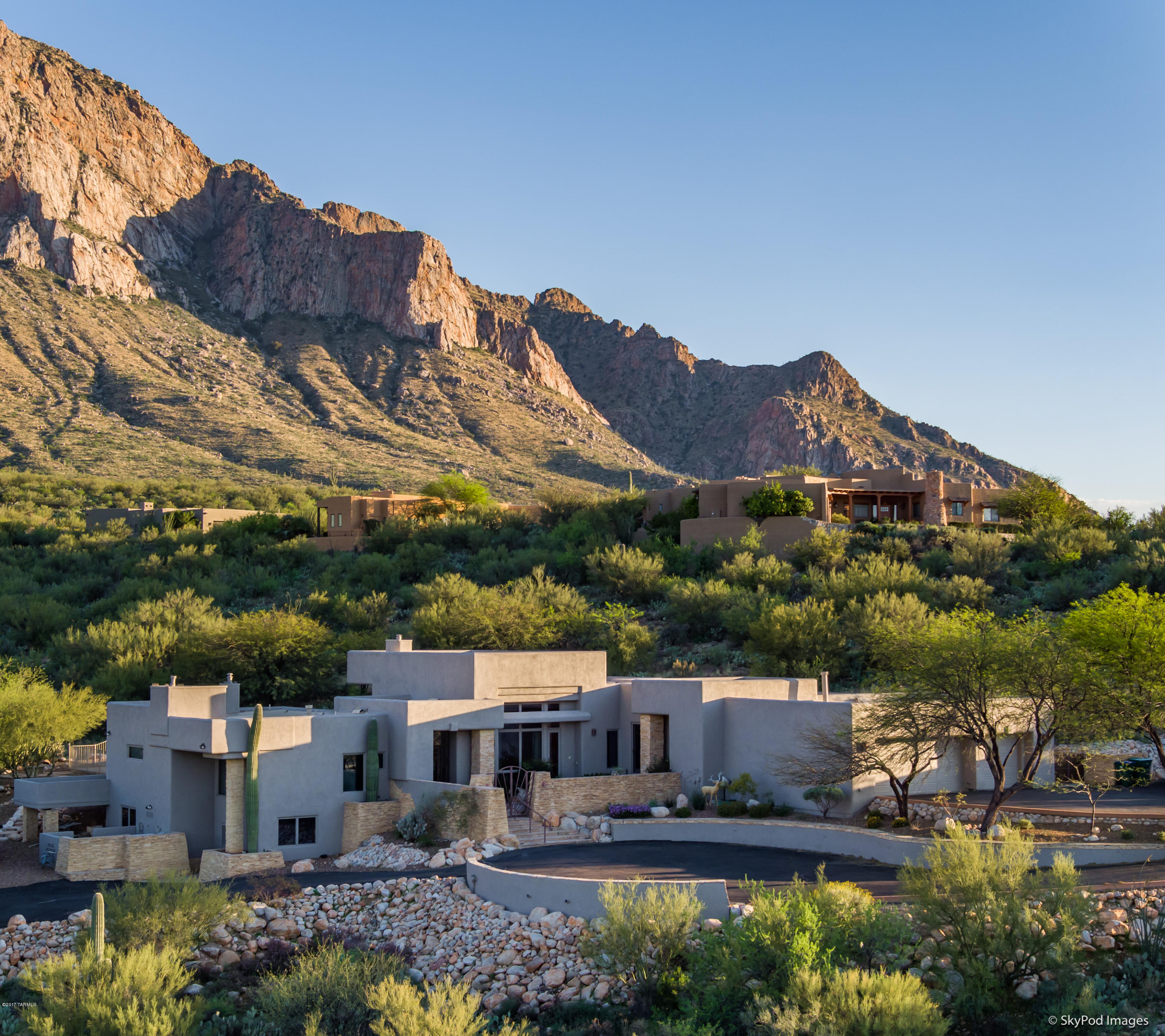 10350 N Cliff Dweller Place