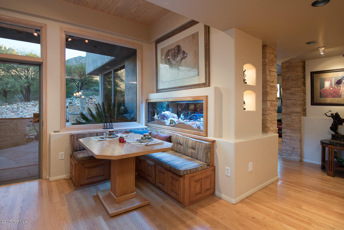 10350 N Cliff Dweller Place