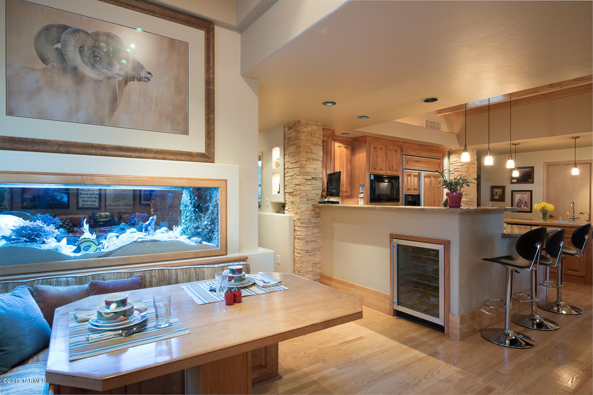 10350 N Cliff Dweller Place