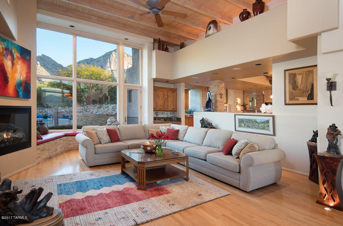 10350 N Cliff Dweller Place