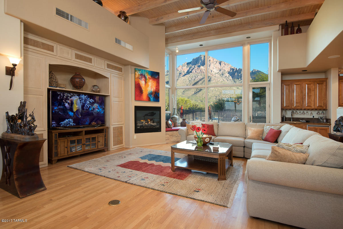 10350 N Cliff Dweller Place