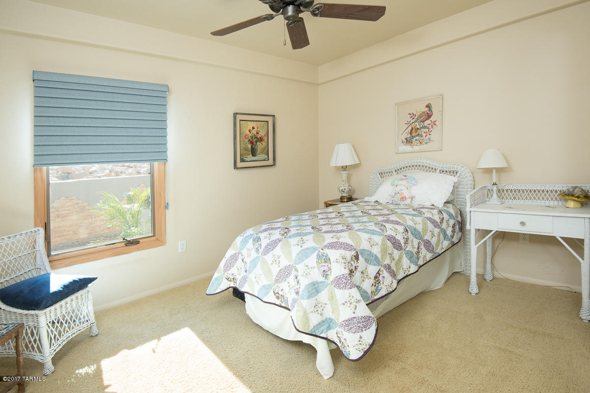 10350 N Cliff Dweller Place