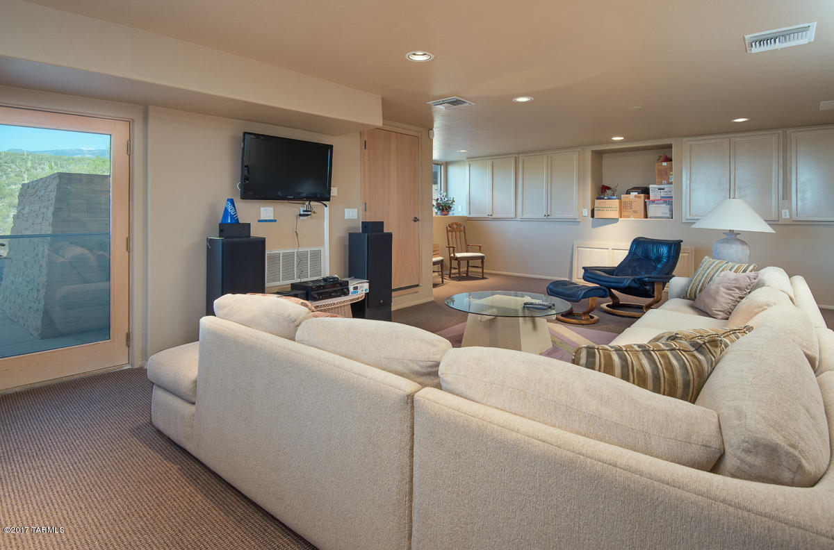 10350 N Cliff Dweller Place