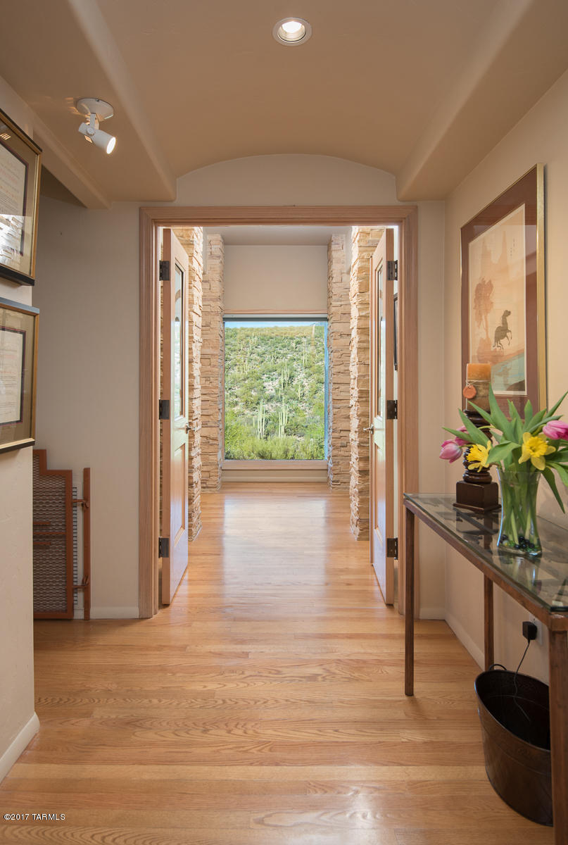 10350 N Cliff Dweller Place