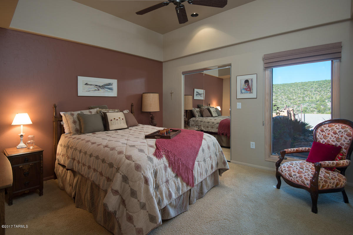 10350 N Cliff Dweller Place