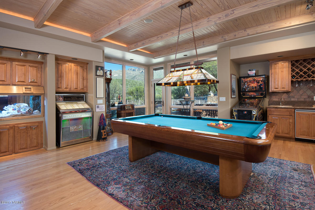 10350 N Cliff Dweller Place