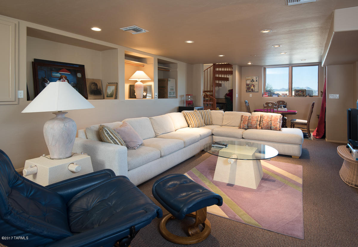 10350 N Cliff Dweller Place