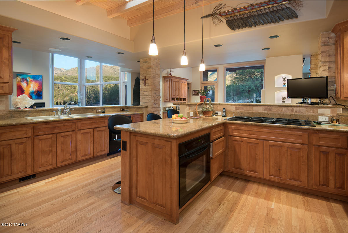 10350 N Cliff Dweller Place